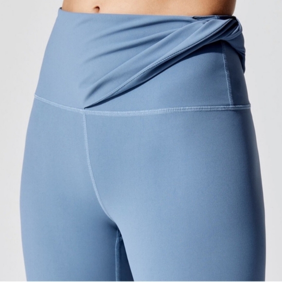 Carbon38 Side Twist High Rise Leggings - Picture 8 of 8